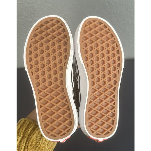 Vans Unisex Youth Classic Slip-On Shoe Color Theory Checkerboard Size 11.5UY NEW - Picture 10 of 10